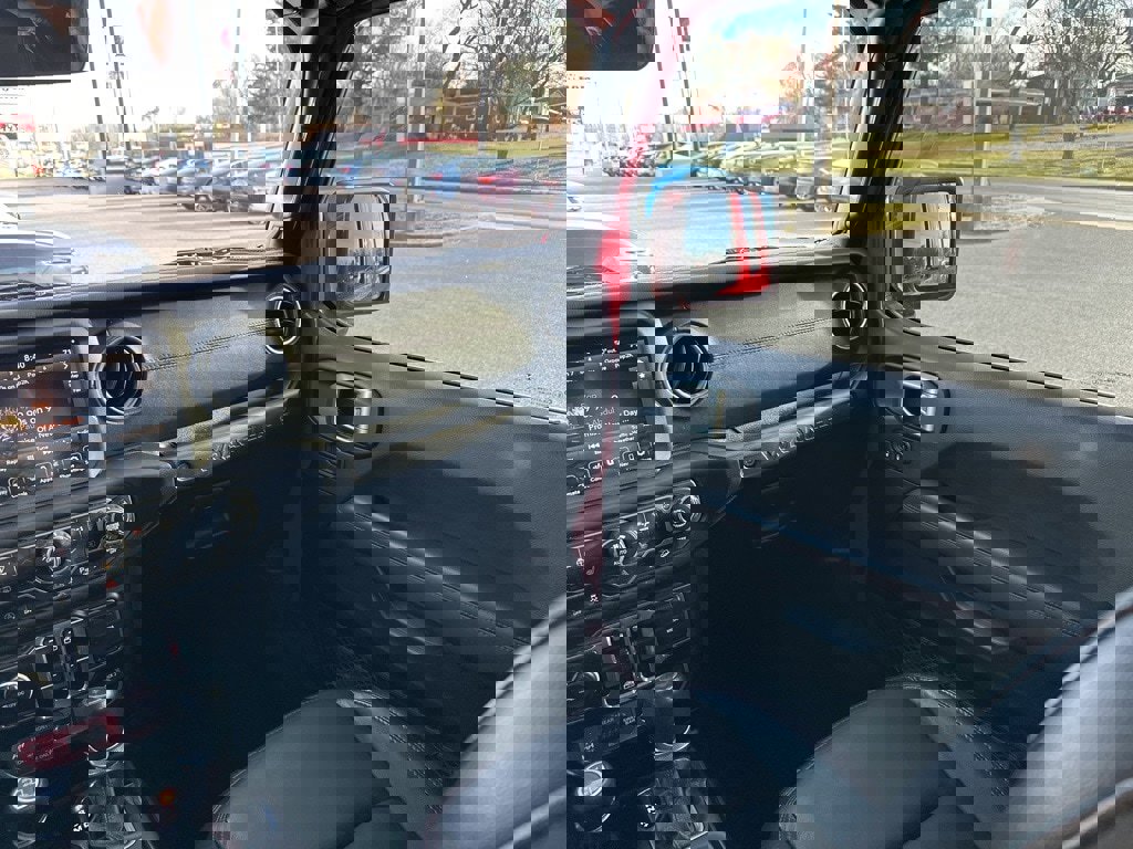 Used 2020 Jeep Wrangler Unlimited Rubicon w/ Quick Order Package 28Y Recon image 11