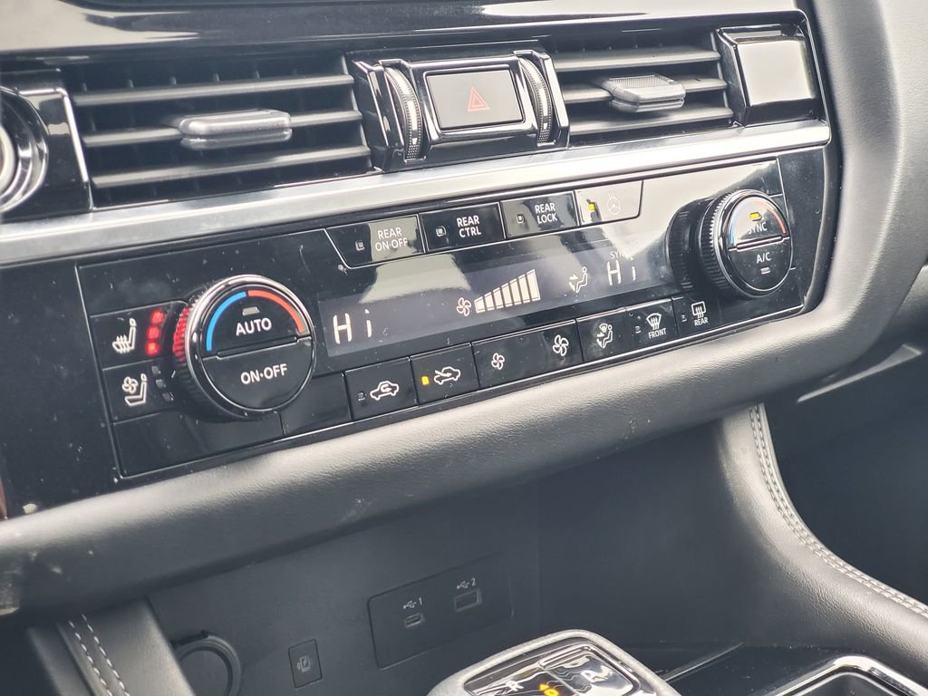 Used 2023 Nissan Pathfinder Platinum image 29