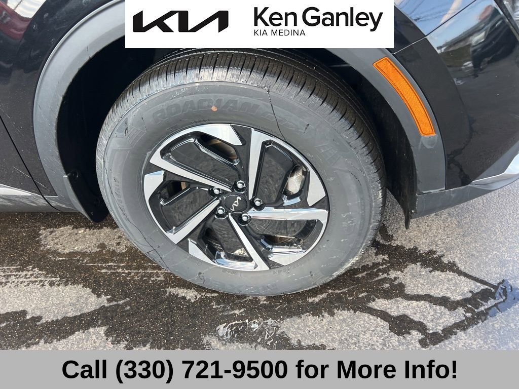Certified 2025 Kia Sportage LX image 22