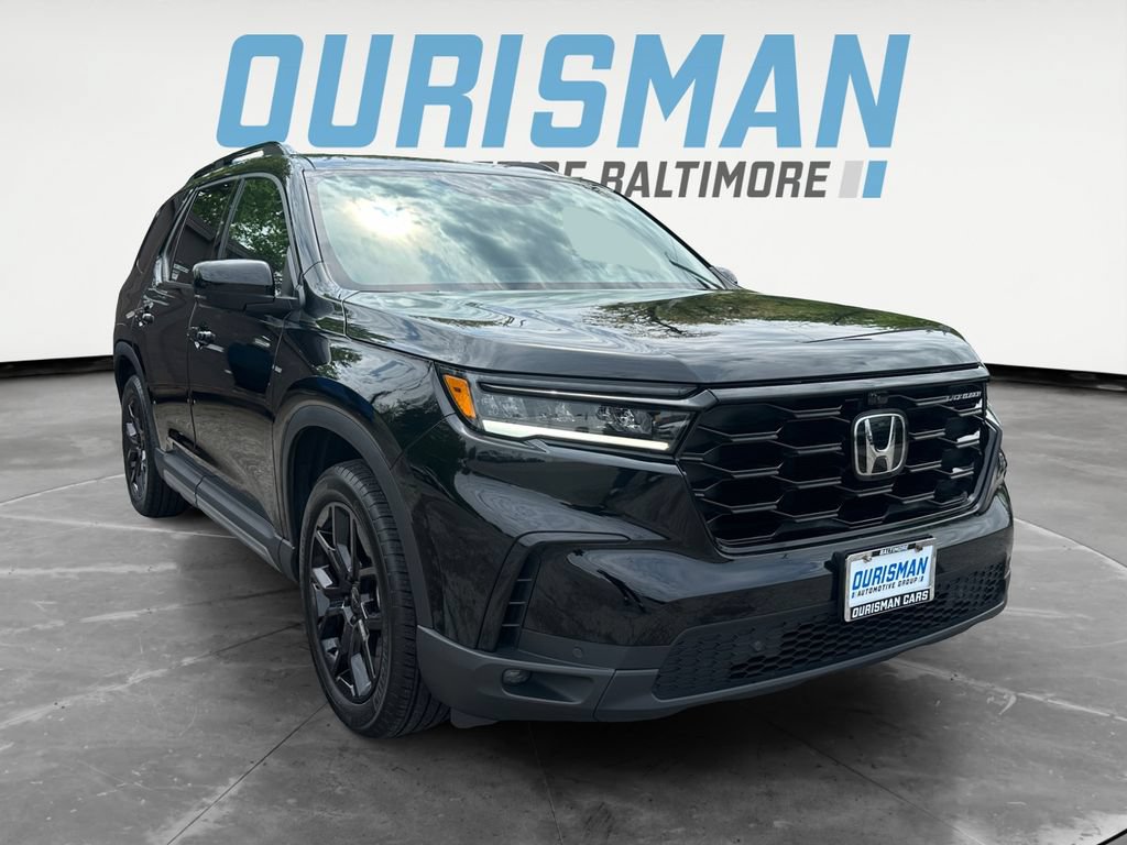 Used 2025 Honda Pilot Black Edition image 1