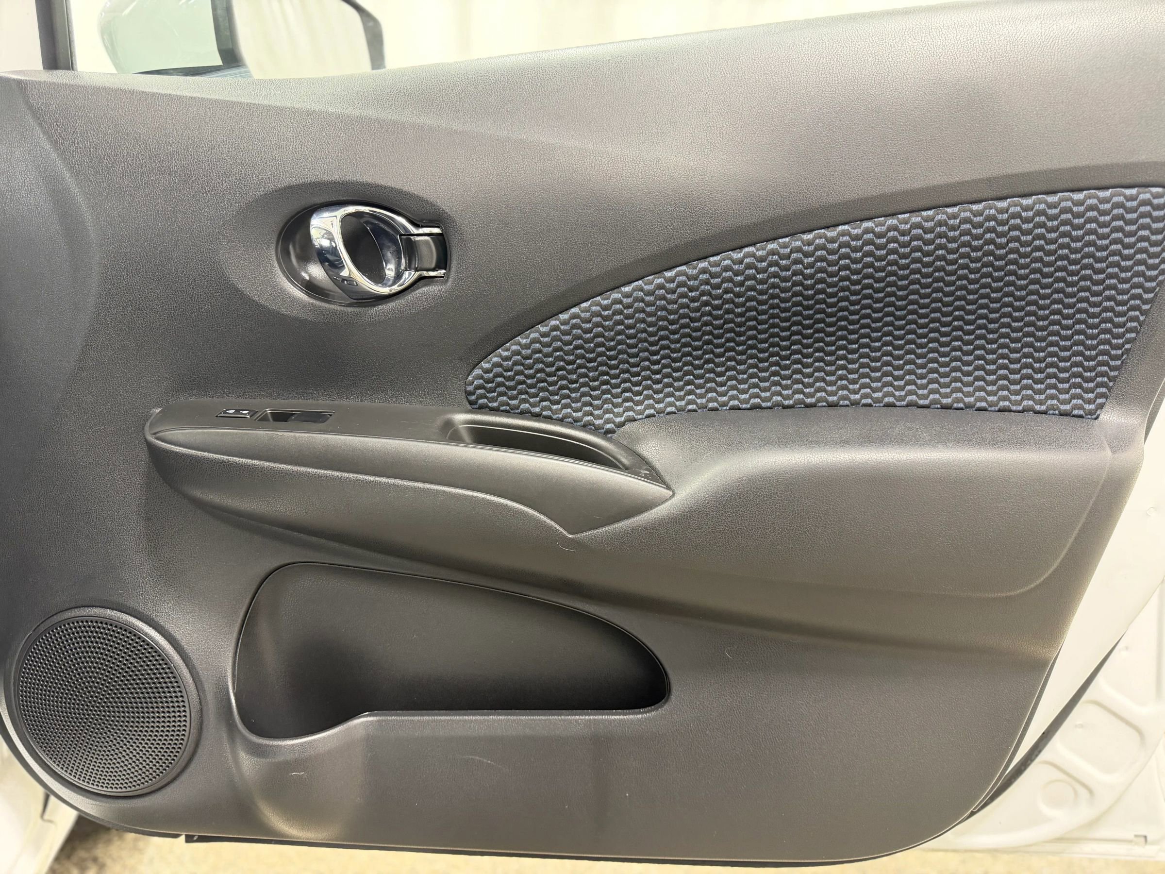 Used 2019 Nissan Versa Note S image 24