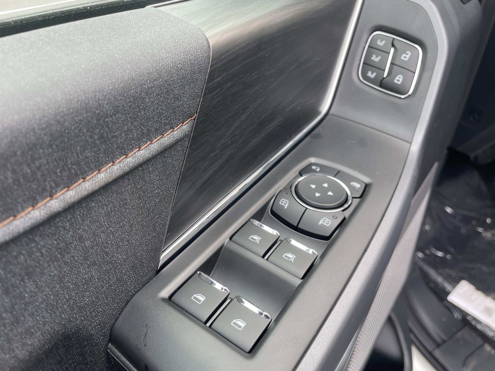 New 2025 Ford F150 Lariat w/ Equipment Group 502A High image 14