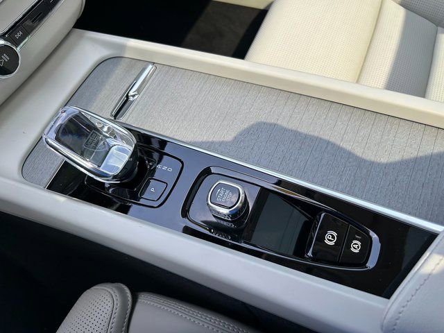 New 2025 Volvo XC60 T8 Ultra w/ Protection Package Premier image 23