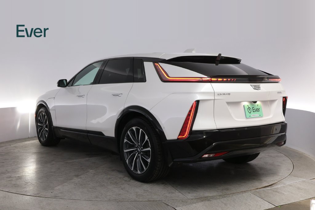 Used 2024 Cadillac Lyriq Sport AWD/4WD image 17