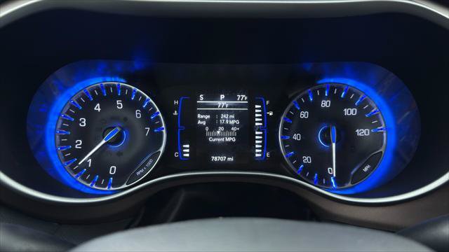 Used 2023 Chrysler Voyager LX FWD image 24