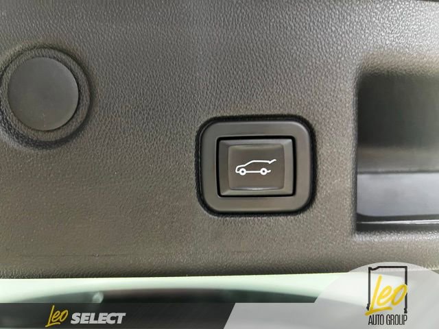 Used 2020 Chevrolet Equinox LT w/ Driver Convenience Package image 21