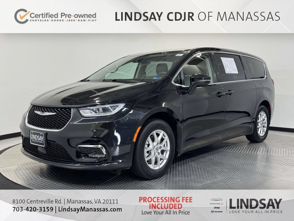 Used 2023 Chrysler Pacifica Touring-L FWD image 5
