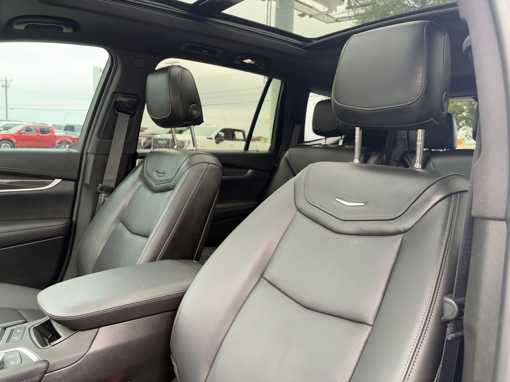 Used 2025 Cadillac XT6 Sport w/ Technology Package AWD/4WD image 10