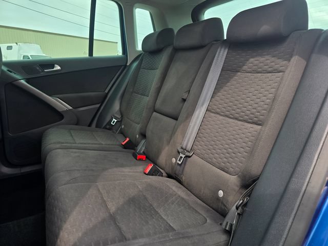 Used 2009 Volkswagen Tiguan SE AWD/4WD image 12