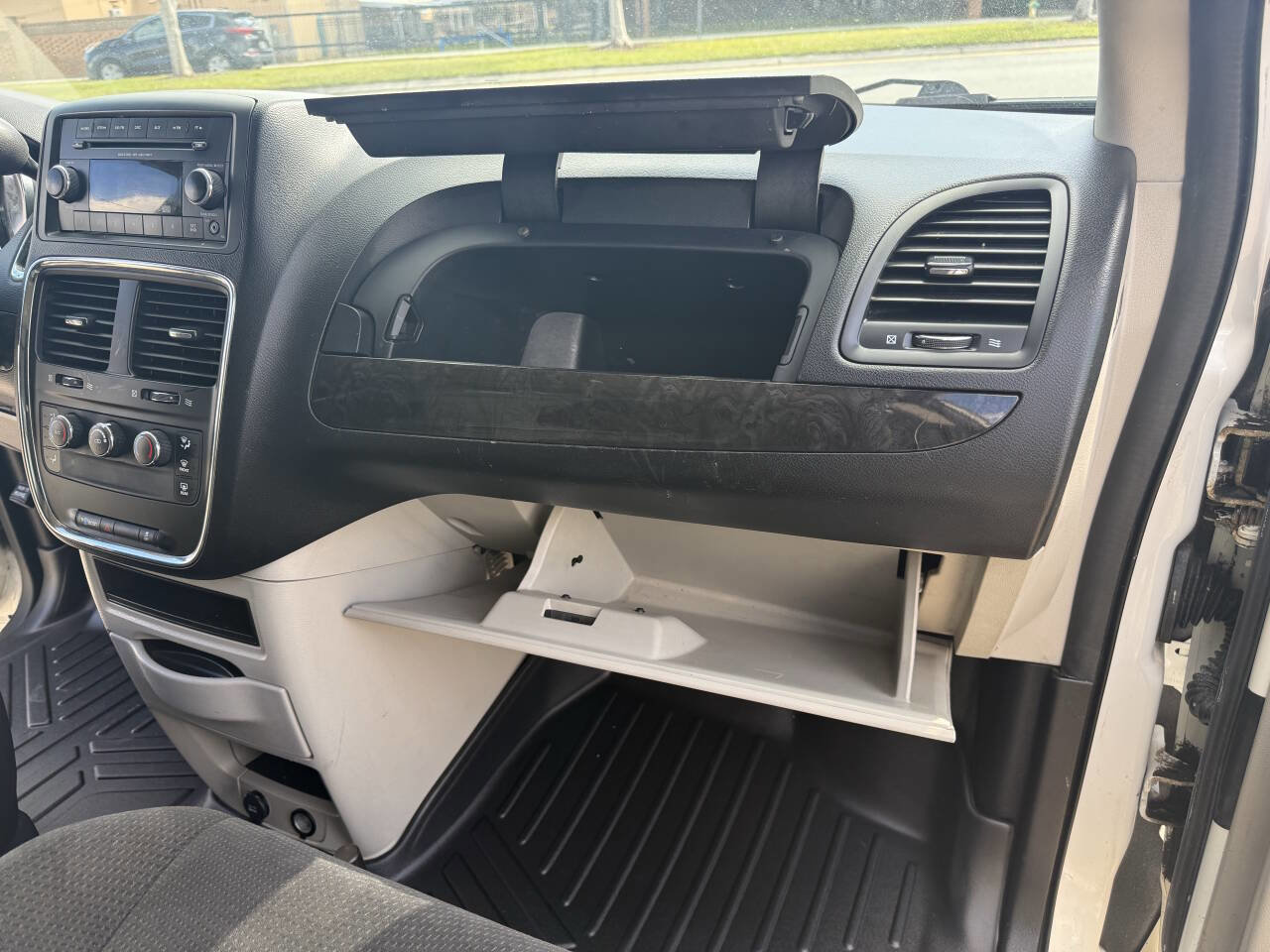 Used 2013 RAM C/V Tradesman image 34