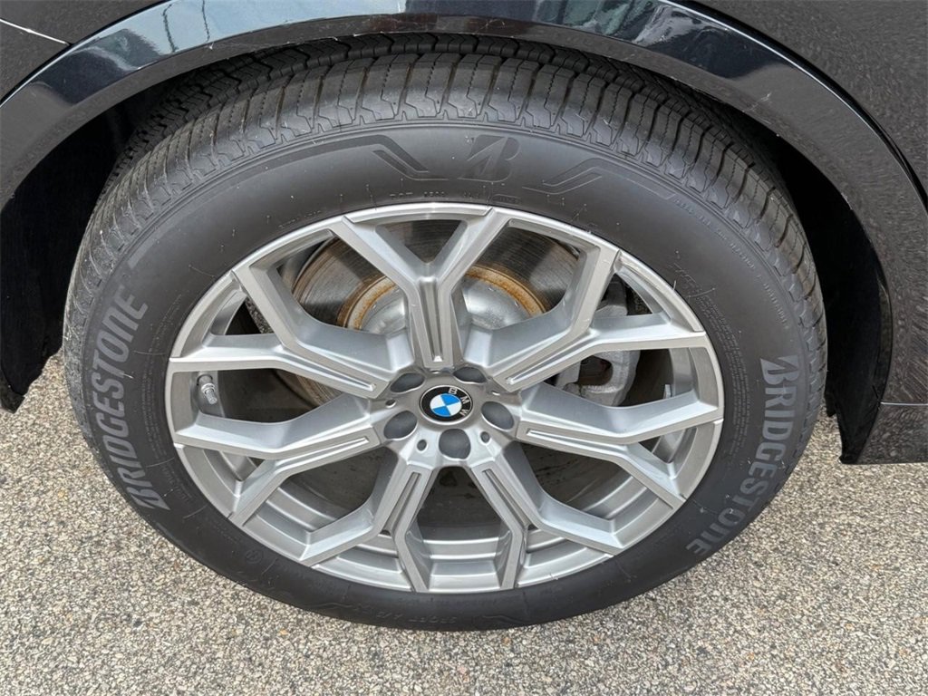 New 2025 BMW X7 xDrive40i w/ Premium Package image 4