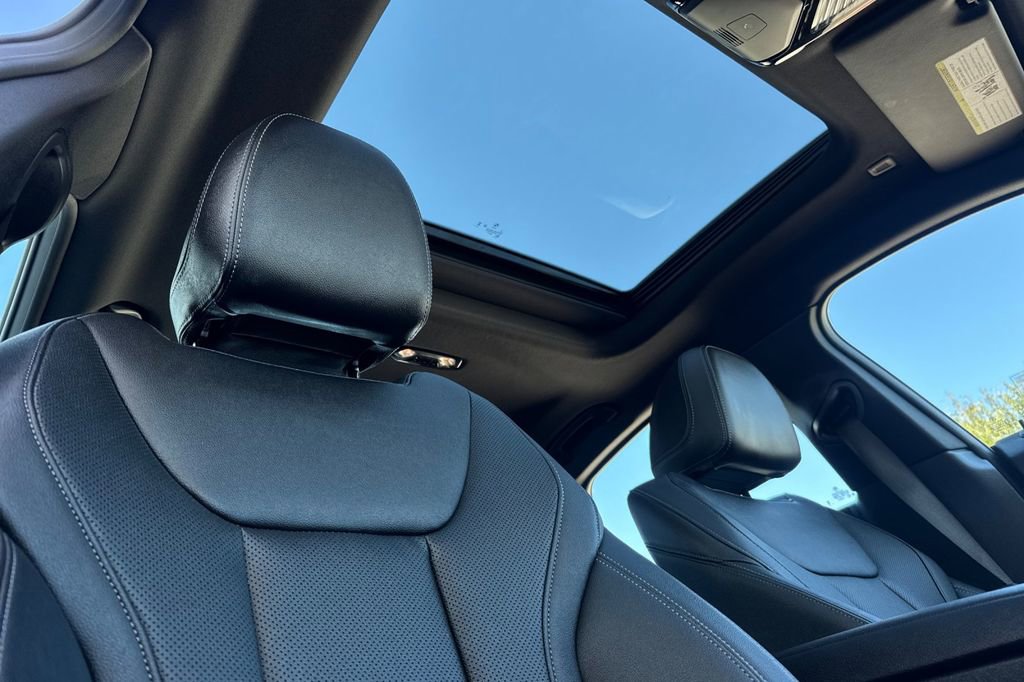 Used 2023 BMW i4 eDrive35 image 18