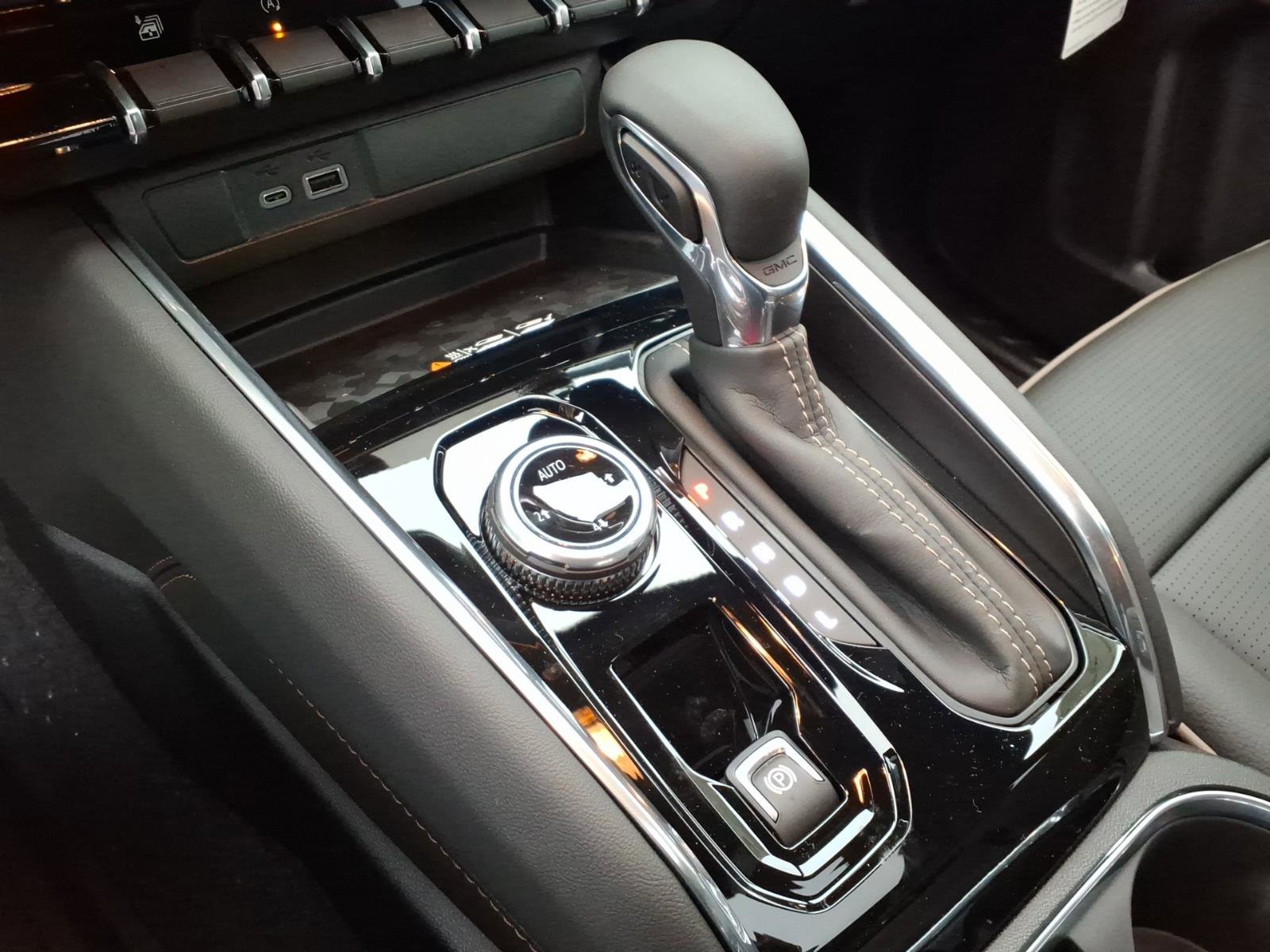 New 2026 GMC Canyon Denali image 15