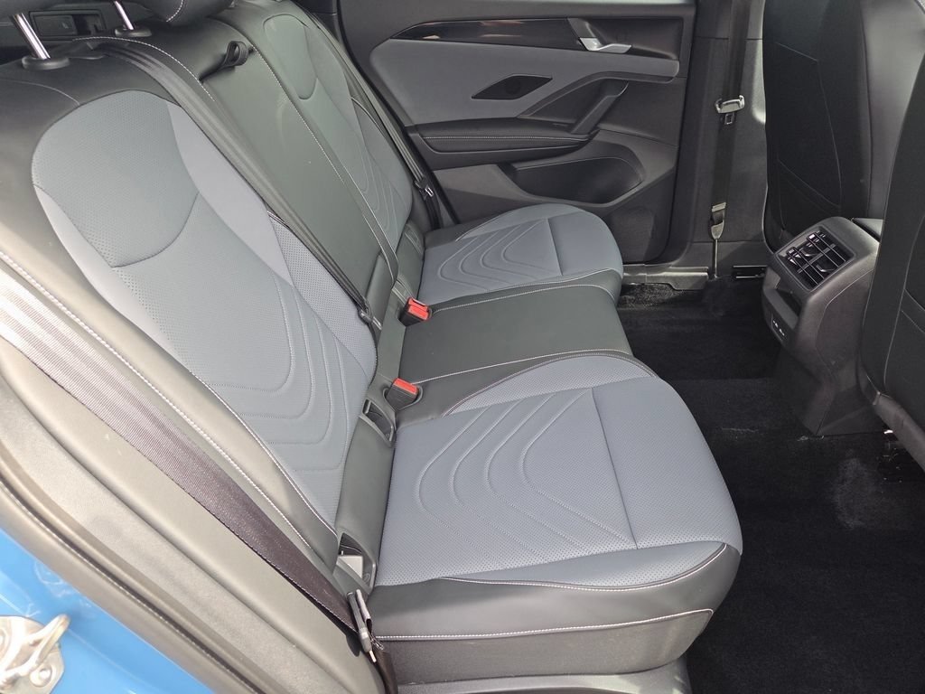 Used 2025 Volkswagen Tiguan SE R-Line AWD/4WD image 5