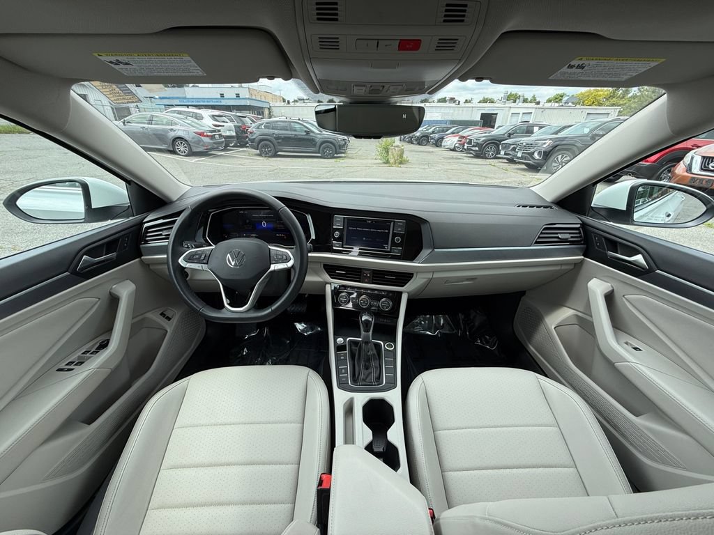 Used 2023 Volkswagen Jetta SE FWD image 21