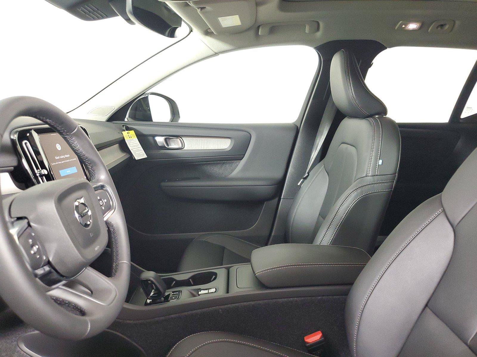 New 2026 Volvo XC40 B4 Core w/ Protection Package Premier FWD image 22