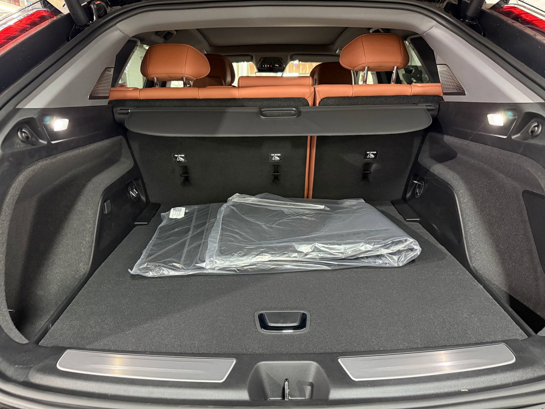 New 2026 Cadillac Optiq Luxury 2 image 44