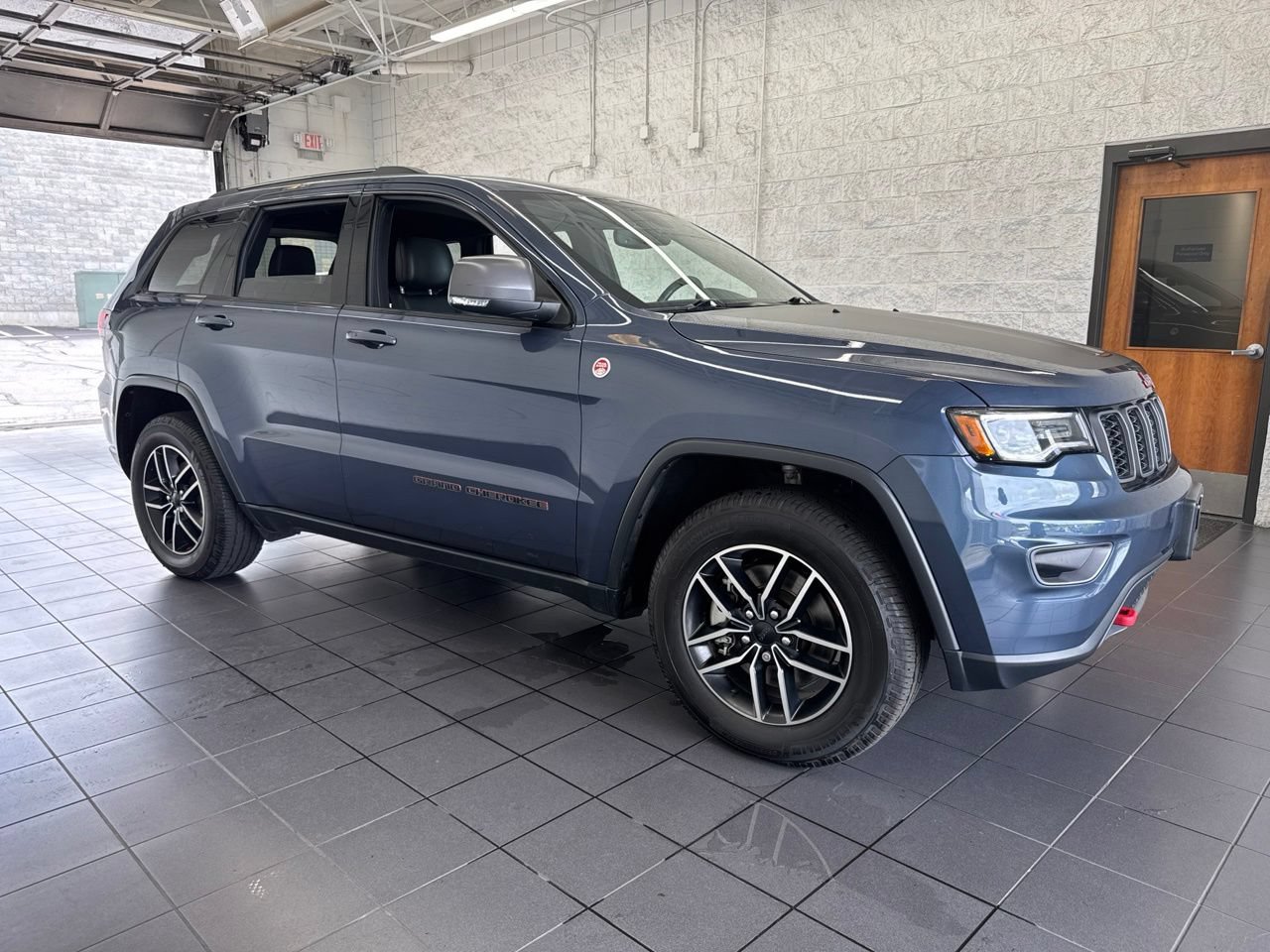 Used 2021 Jeep Grand Cherokee Trailhawk w/ Premium Lighting Group AWD/4WD video 1
