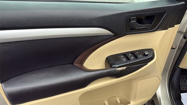 Used 2016 Toyota Highlander Plus image 20