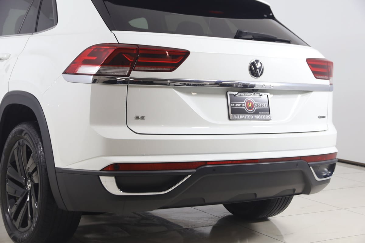 Used 2023 Volkswagen Atlas Cross Sport SE w/ Black Wheel Package AWD/4WD image 18