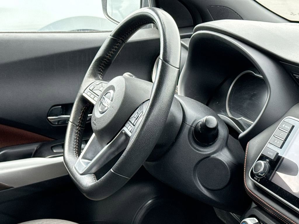 Used 2020 Nissan Kicks SR image 12