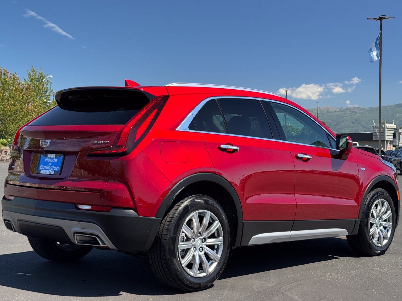 Used 2023 Cadillac XT4 Premium Luxury AWD/4WD image 5
