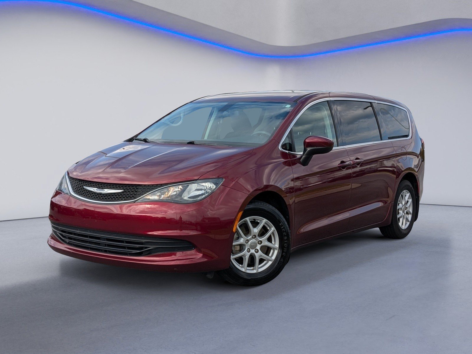 Used 2019 Chrysler Pacifica LX FWD image 2