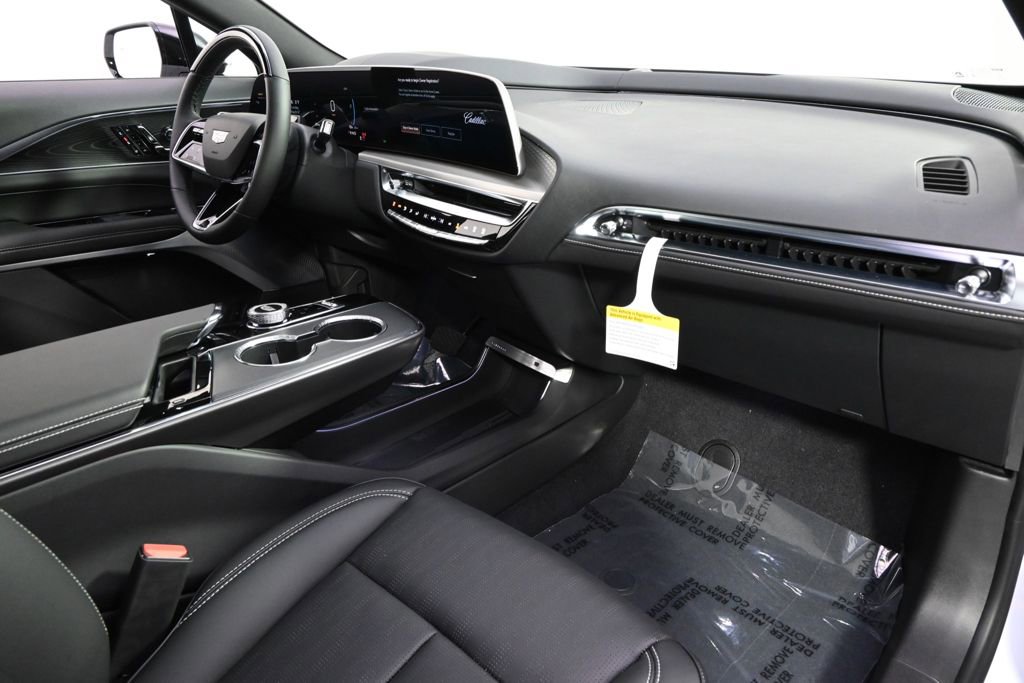 New 2026 Cadillac Lyriq Signature Sport w/ LPO, Floor Liner Package image 15