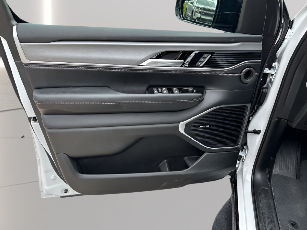 New 2026 Jeep Grand Wagoneer L 4WD image 16