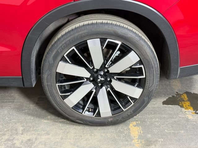Used 2025 Mitsubishi Outlander AWD image 43