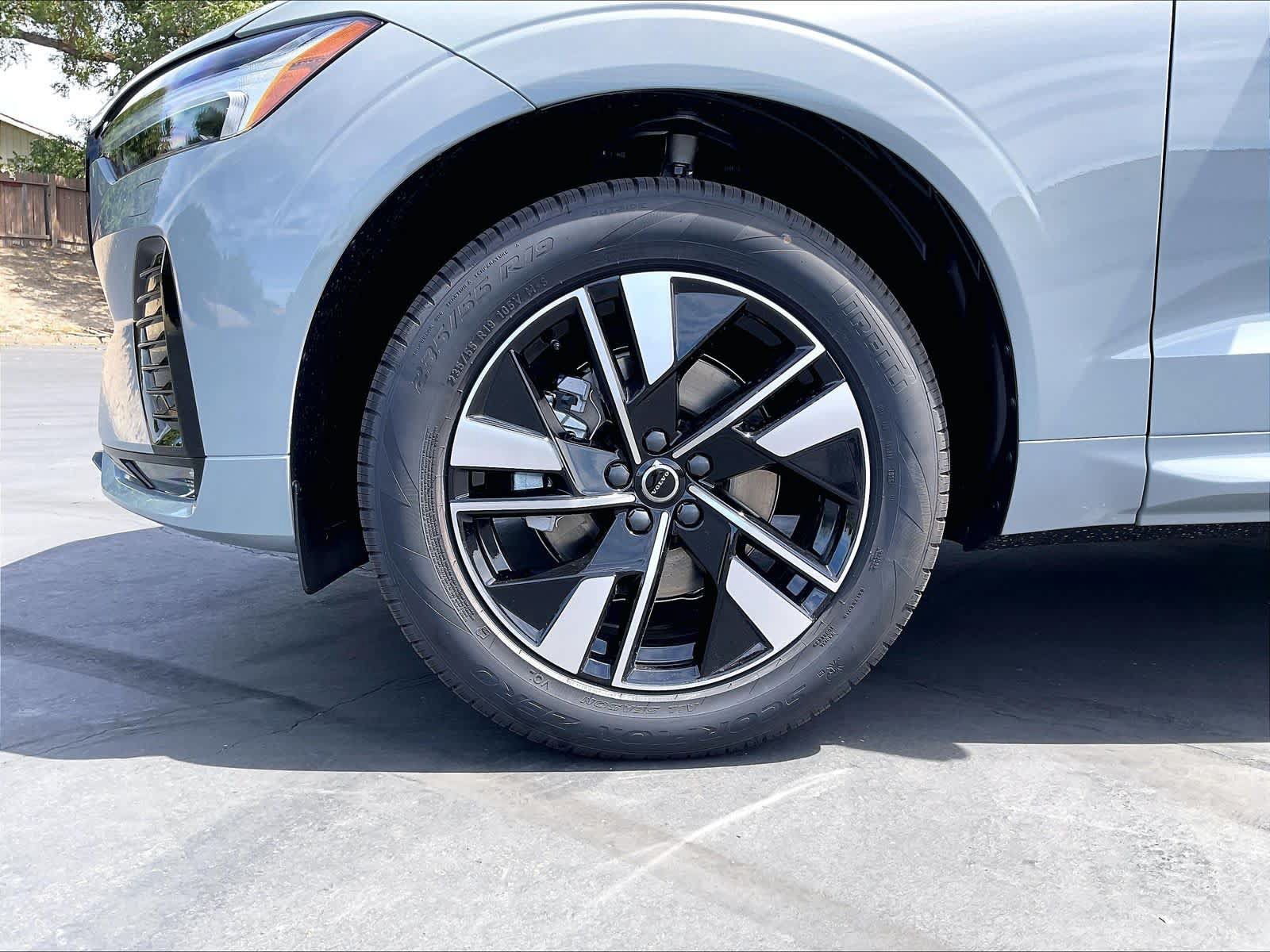 New 2027 Volvo XC60 B5 Core AWD/4WD image 14