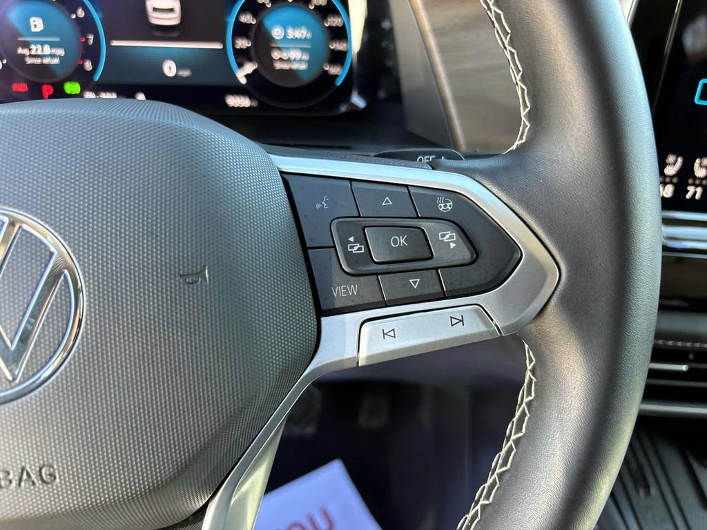 Used 2025 Volkswagen Atlas SE image 19