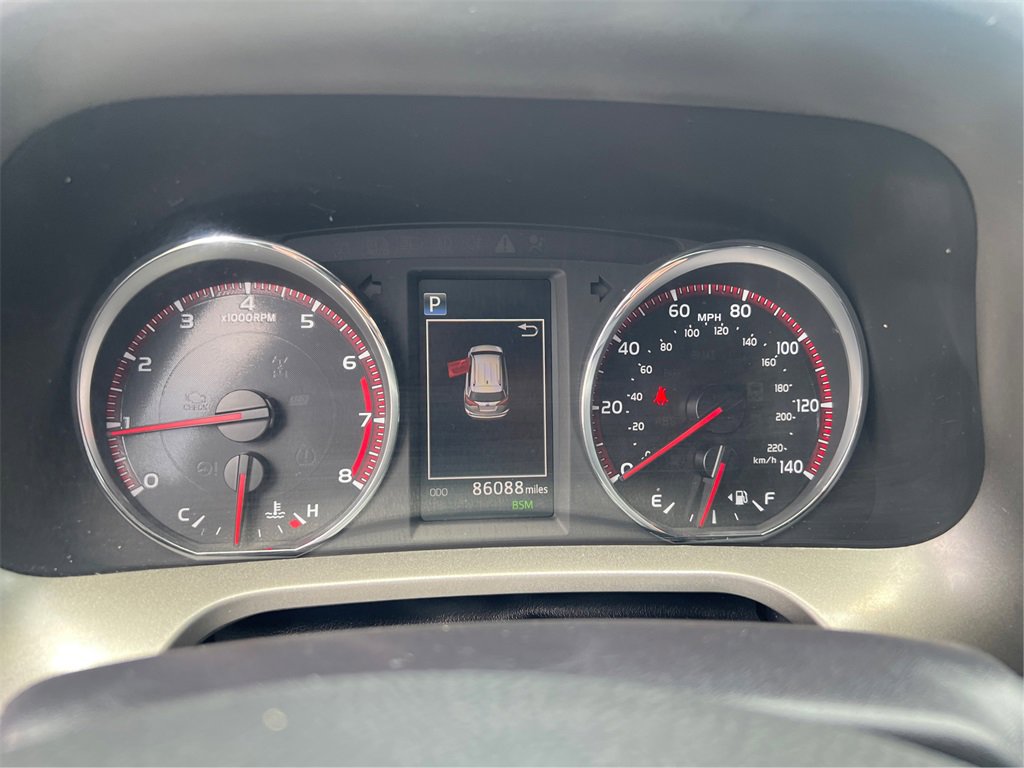 Used 2016 Toyota RAV4 SE image 16