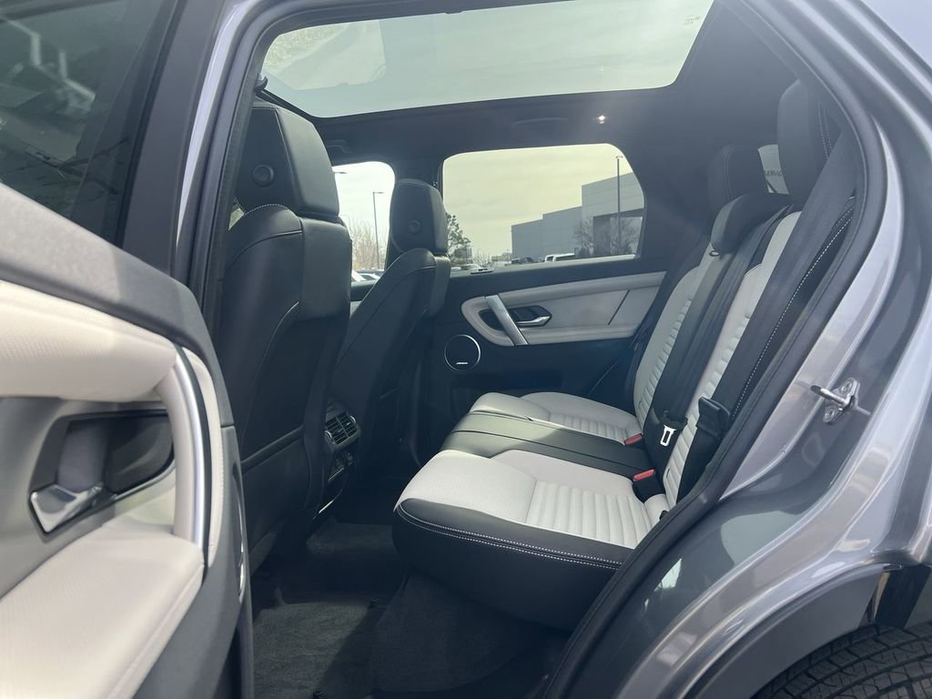 New 2026 Land Rover Discovery Sport Landmark image 15