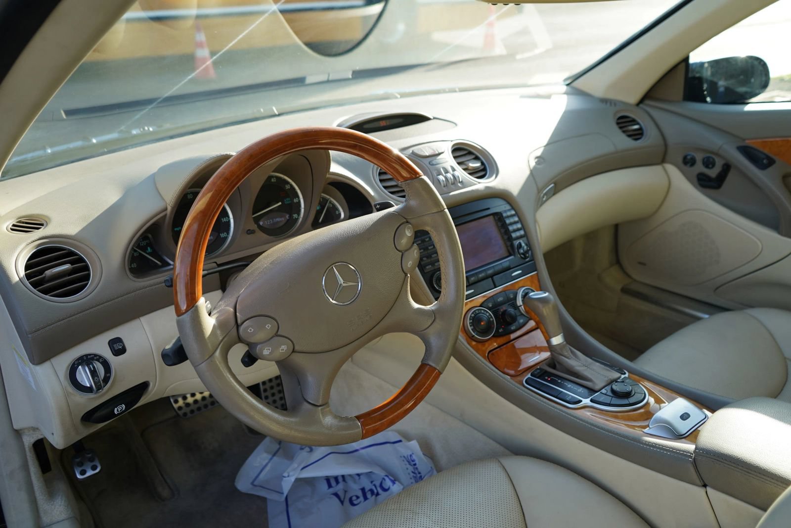 Used 2008 Mercedes-Benz SL 550 image 8