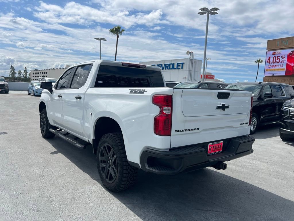 Used 2025 Chevrolet Silverado 1500 Custom Trail Boss w/ Dark Appearance Package AWD/4WD image 6