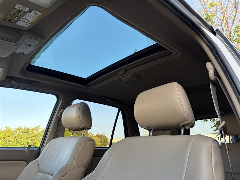 Used 2000 Toyota 4Runner Limited image 16