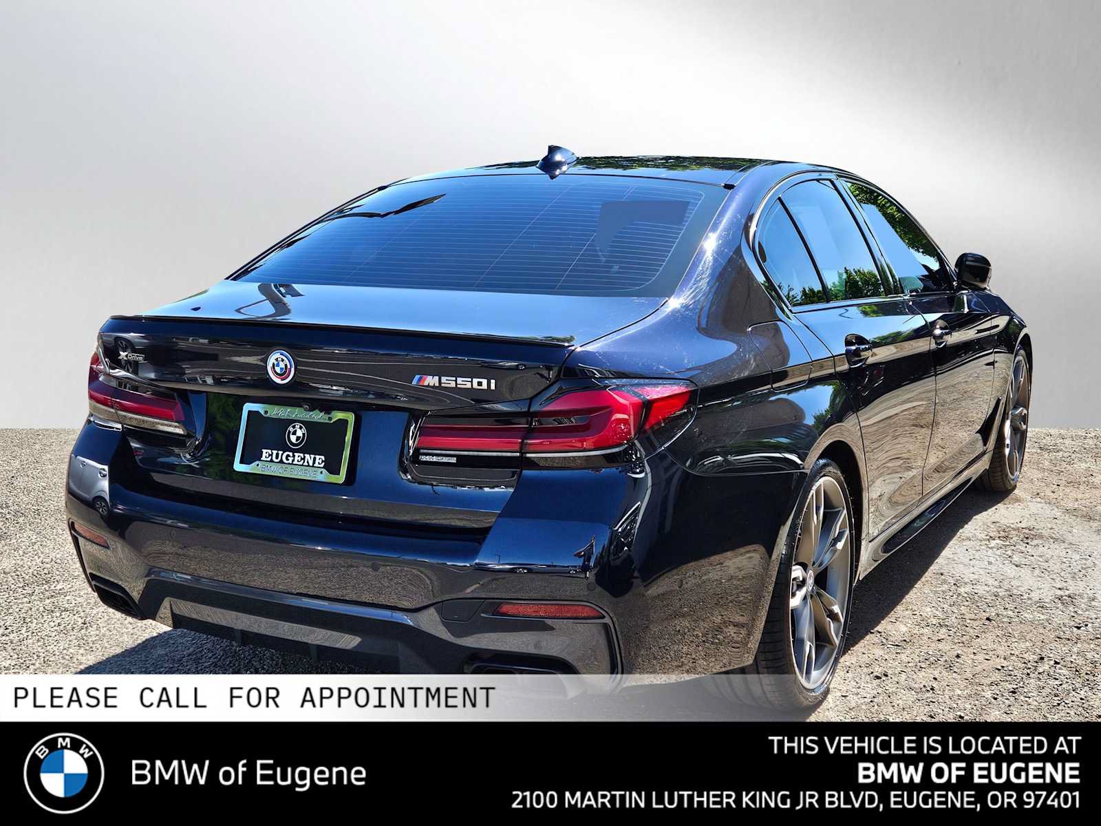 Used 2023 BMW M550i xDrive w/ Executive Package AWD/4WD image 3