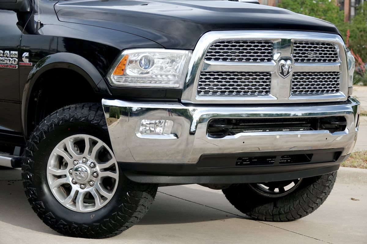 Used 2015 RAM 2500 Laramie w/ Convenience Group AWD/4WD image 2