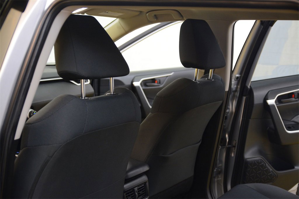 Used 2022 Toyota RAV4 LE image 27