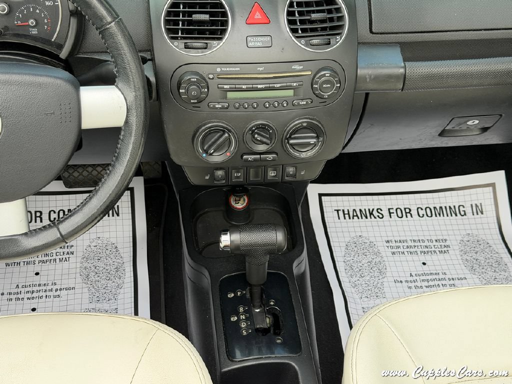Used 2007 Volkswagen Beetle Triple White Edition FWD image 17