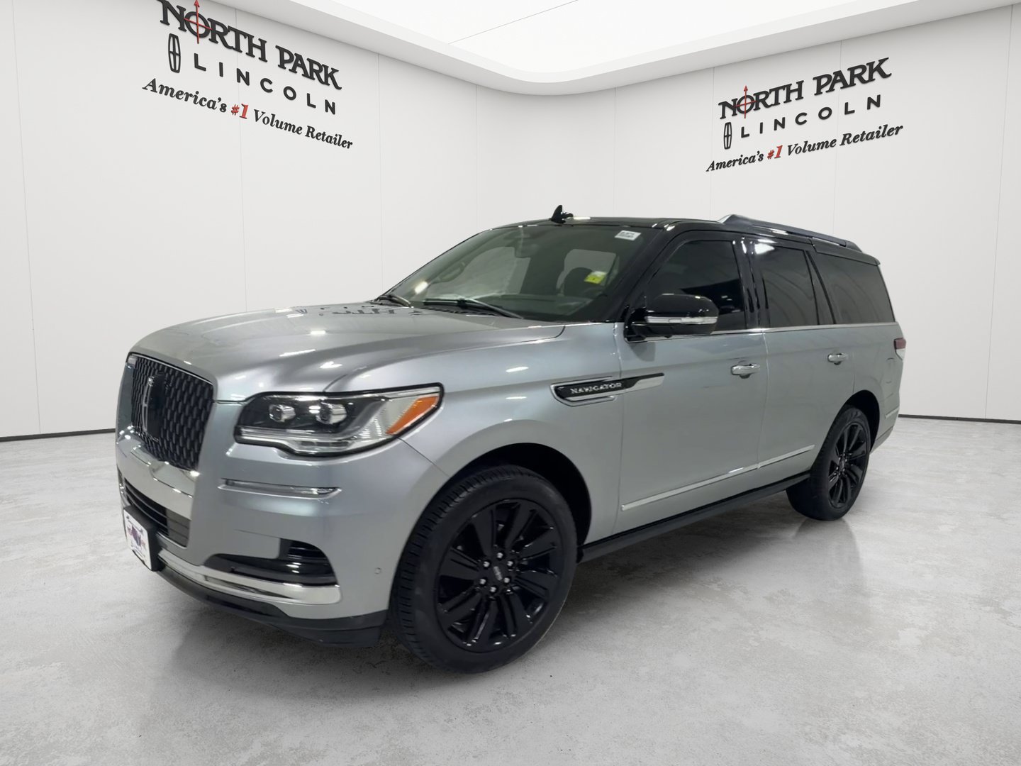 Used 2024 Lincoln Navigator Black Label AWD/4WD image 1