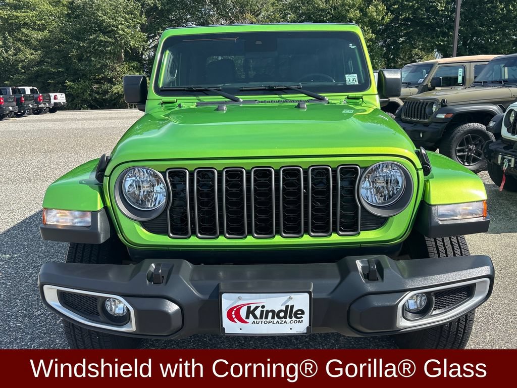 Used 2025 Jeep Gladiator Sport AWD/4WD image 2
