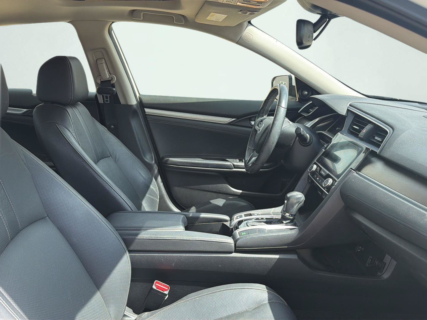 Used 2018 Honda Civic Touring image 14