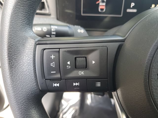 Used 2025 Nissan Kicks SV w/ SV Premium Package FWD image 15