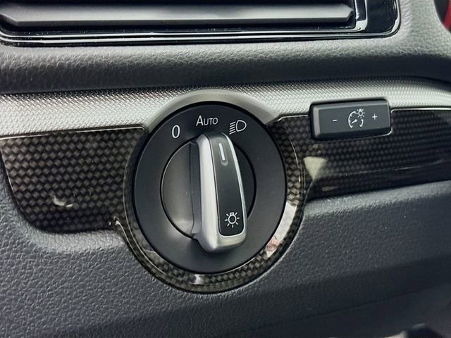 Used 2018 Volkswagen Passat 3.6 image 10