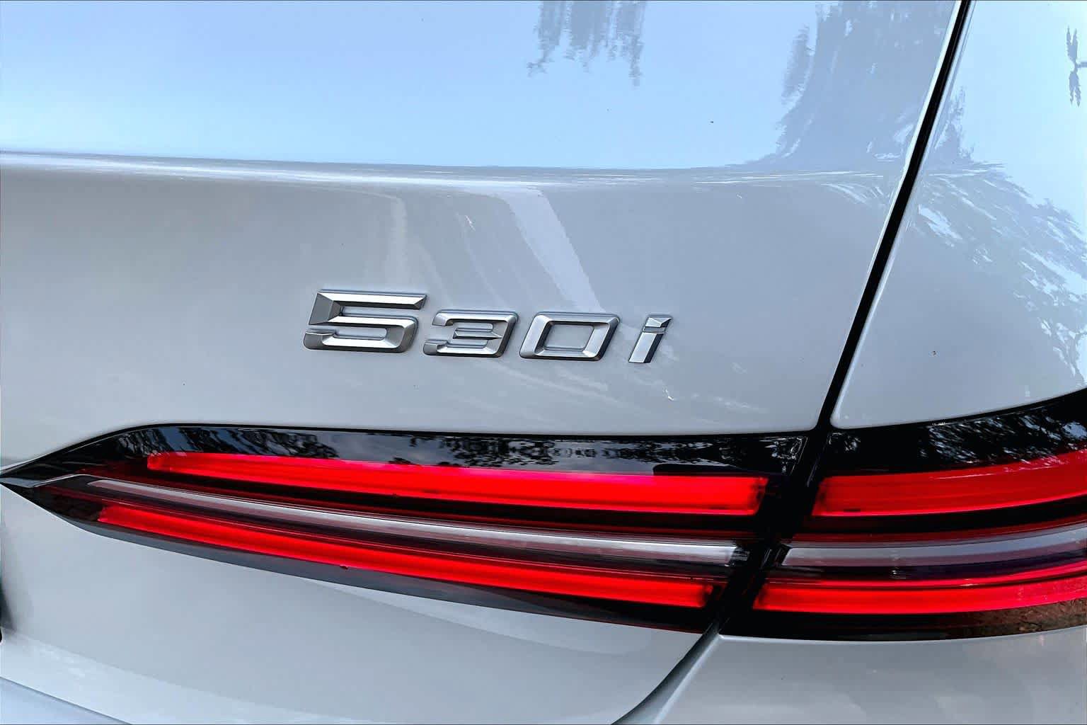 Certified 2026 BMW 530i RWD image 30
