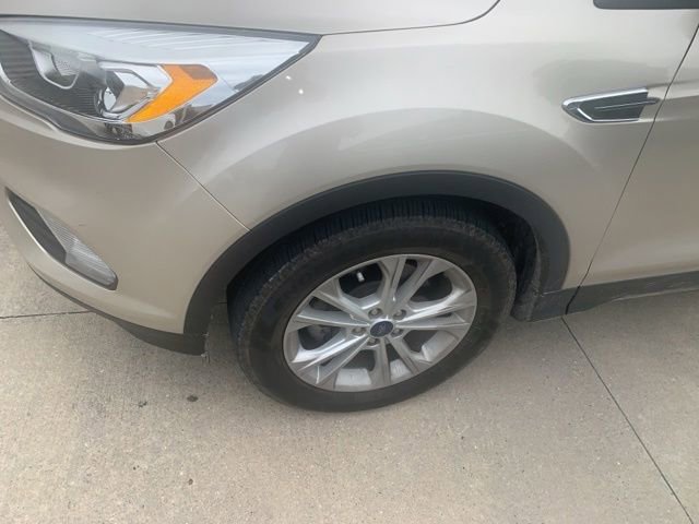 Used 2018 Ford Escape SEL FWD image 2