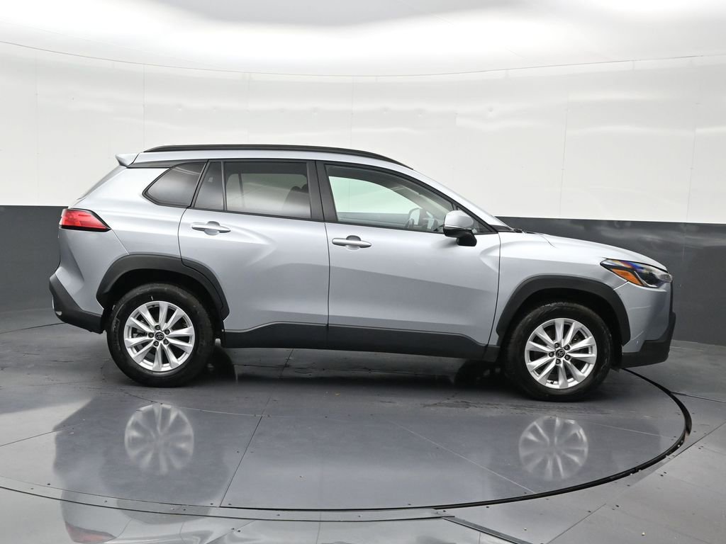 Used 2024 Toyota Corolla Cross LE image 7