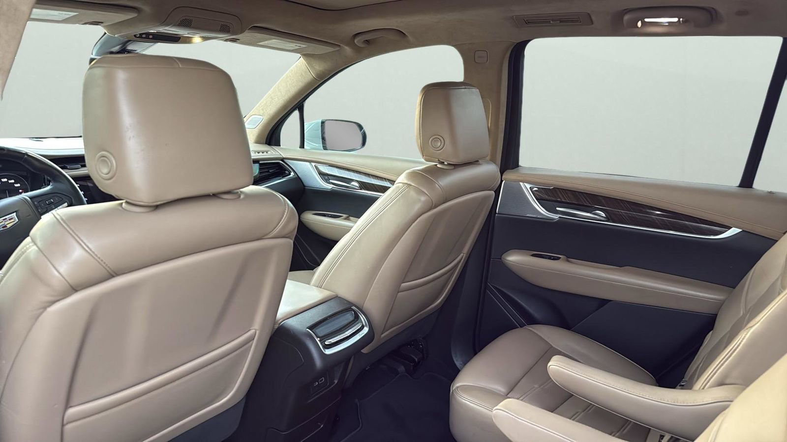 Used 2022 Cadillac XT6 Premium Luxury w/ Platinum Package image 27